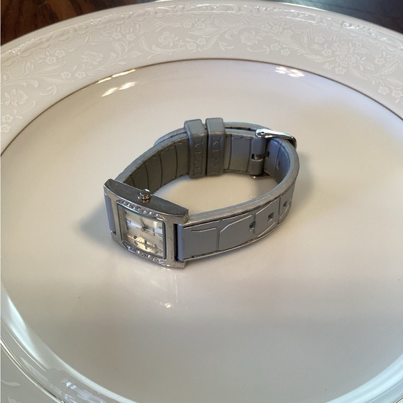 Watch - Picture 2 of 6